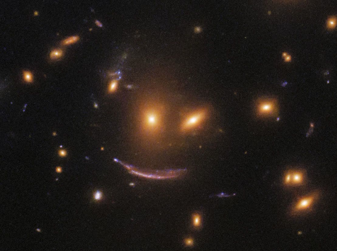 ABD'de NASA, Hubble'ın uzayın derinliğinde yakaladığı gülümseyen galaksiyi paylaştı; ama o gülüş sandığınız şe