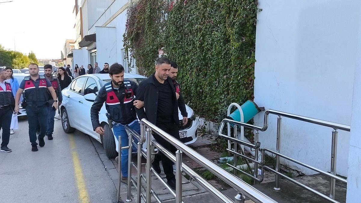 Adana'da Çukurova Belediyesi'ne şafak operasyonu: belediye başkanı dahil kimler gözaltına alındı?
