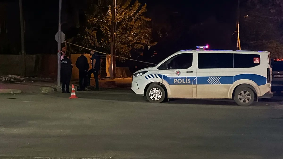 Adıyaman'da yüksek sesli müzik silahlı kavgaya döndü: 5 yaralı, özel harekât mahalleyi sardı, gözaltı sayısı k