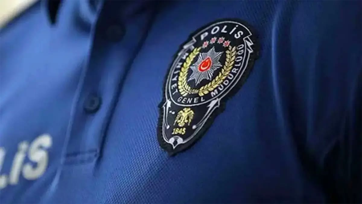 Polis memuru rozeti (temsili, kişi fotoğrafı değil)