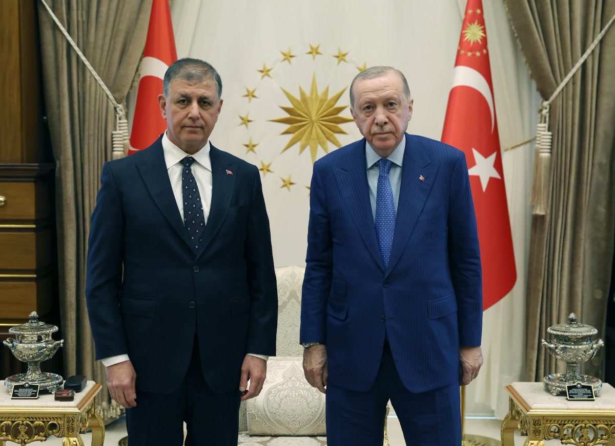 Ankara'da AK Parti'ye geçen belediye başkanı 102 oldu; çarşamba günü sırada İzmir Büyükşehir'den Cemil Tugay m