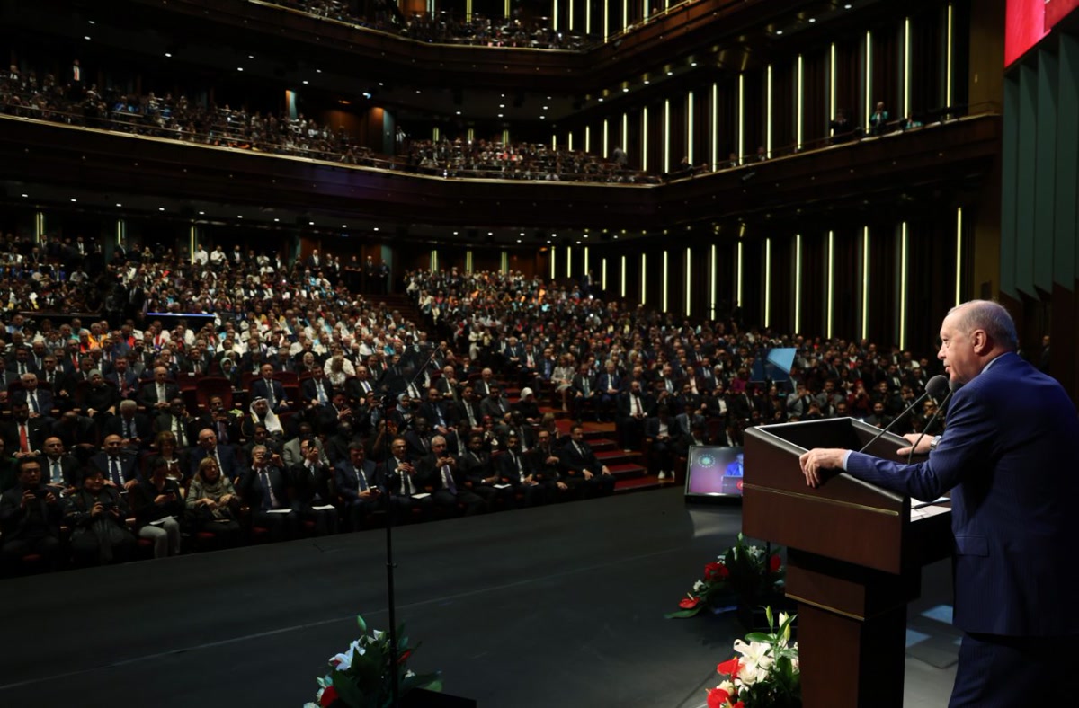 Ankara'da akademik yıl açılışı: Erdoğan dünyanın ilk 100'üne kaç Türk üniversitesi sokmak istiyor, yapay zeka 