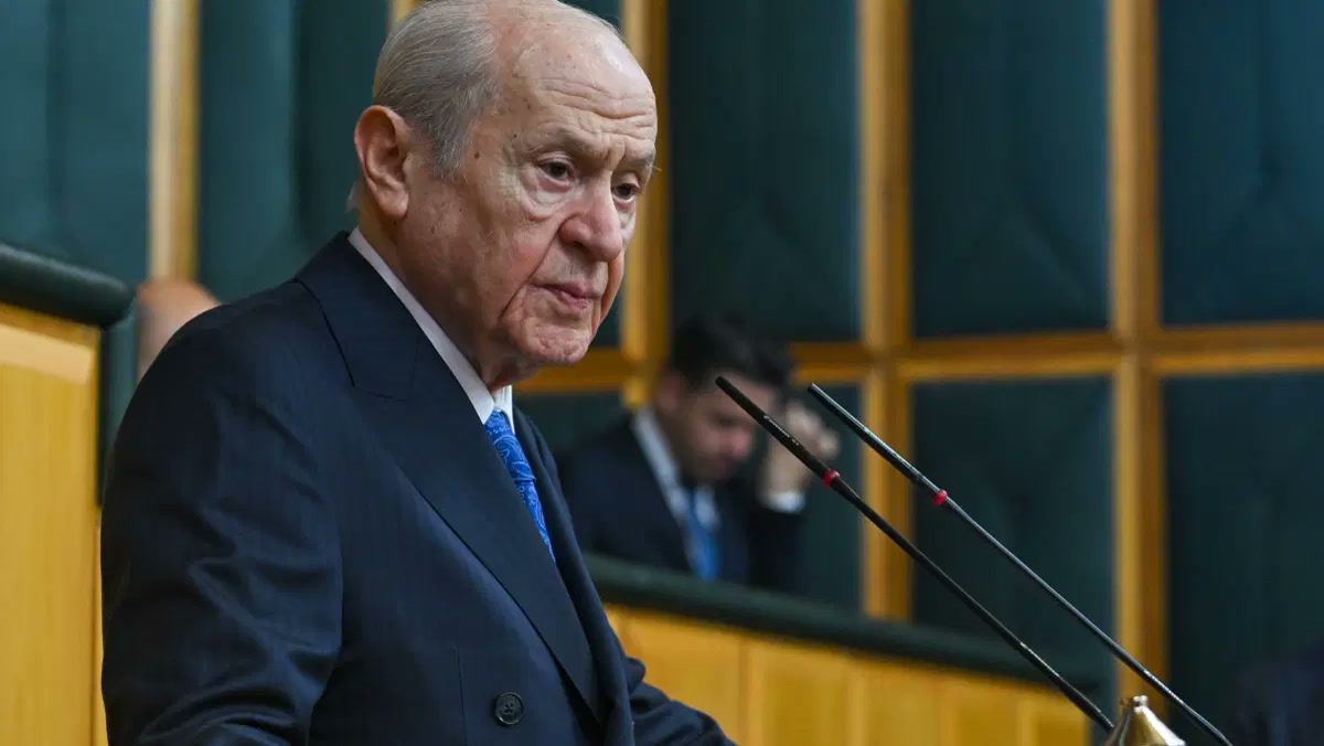 Ankara'da Devlet Bahçeli fon krizinde muhalefete yüklendi, Yunanistan'ı İsrail için uyardı, Terörsüz Türkiye'd