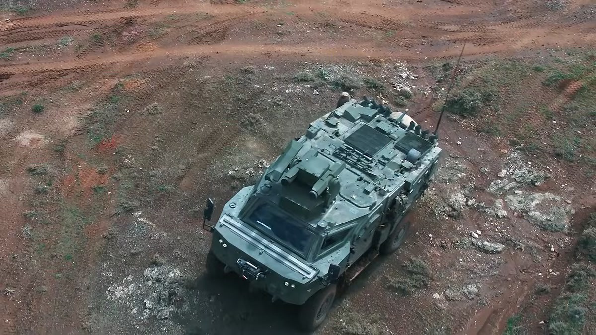 Ankara'da İsveçli savaş pilotu Max Villman PARS ALPHA'nın direksiyonundan inince Türk savunma sanayii için öyl