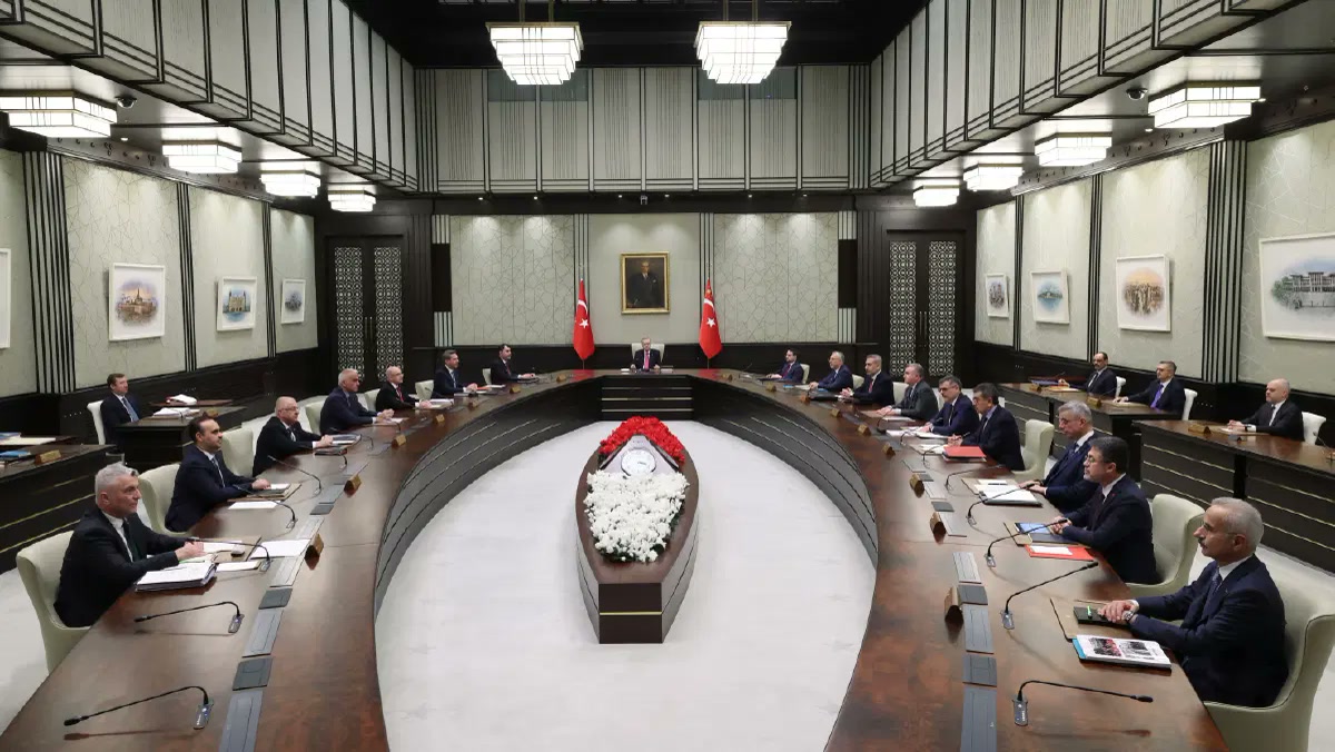 Ankara'da Kabine toplantısı bugün Beştepe'de: fon dosyası ve Terörsüz Türkiye masada, kabine değişikliği için 