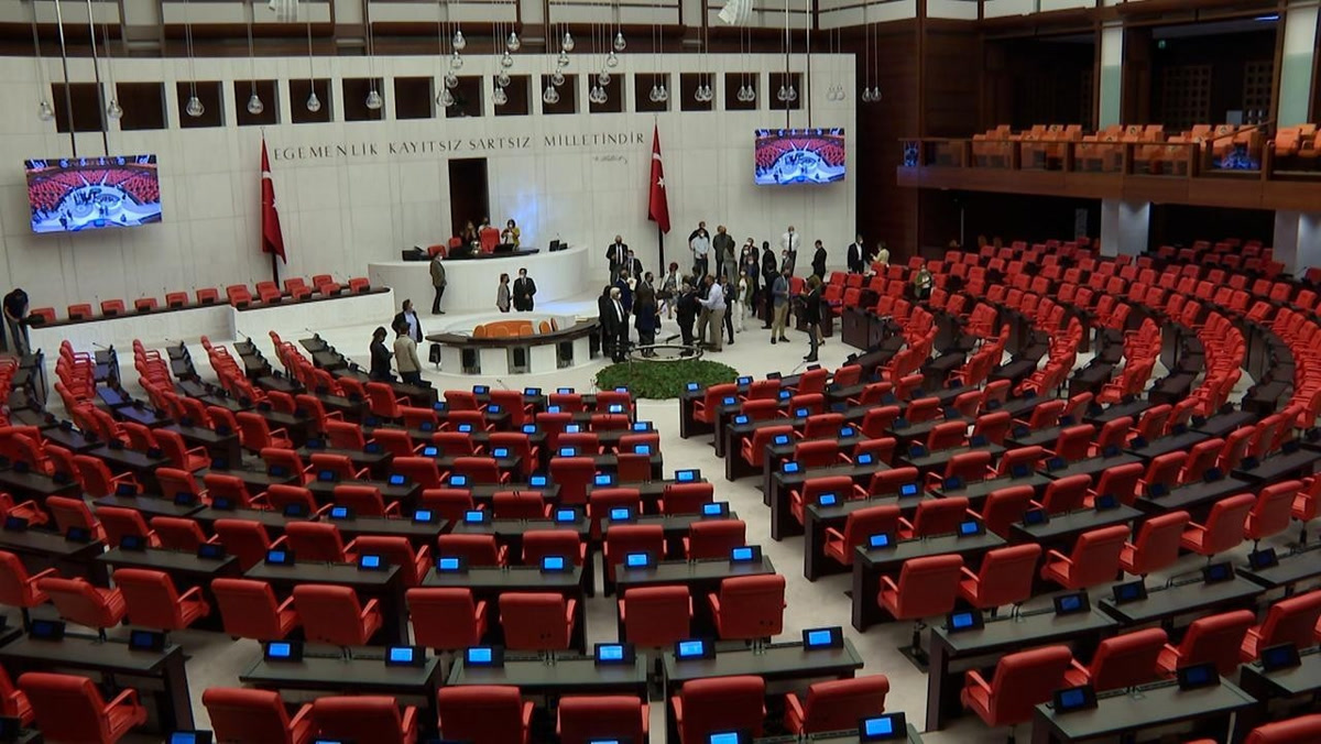 Ankara'da Mansur Yavaş'ın ardından Cemil Tugay da Külliye'de kareye girdi: İki fotoğraf neyi anlatıyor?