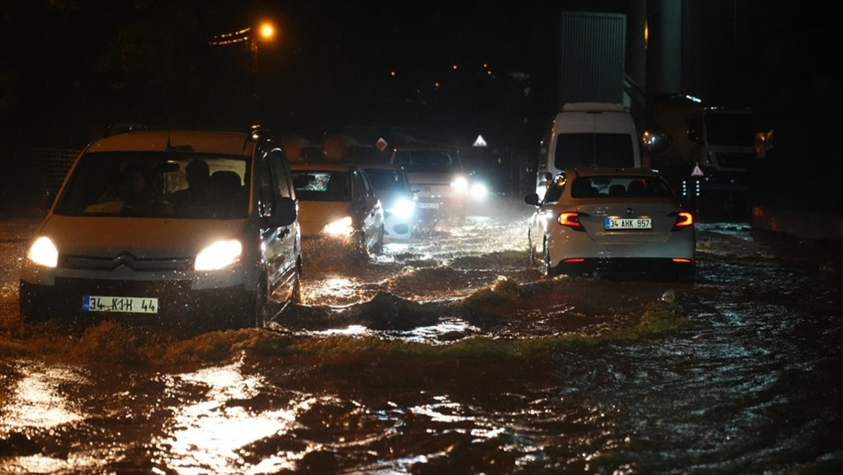 Ankara'da Murat Kurum'un imzaladığı uyarı haritası 36 ili kapsadı: Uludağ'a düşen o kar pastırma yazına nasıl 