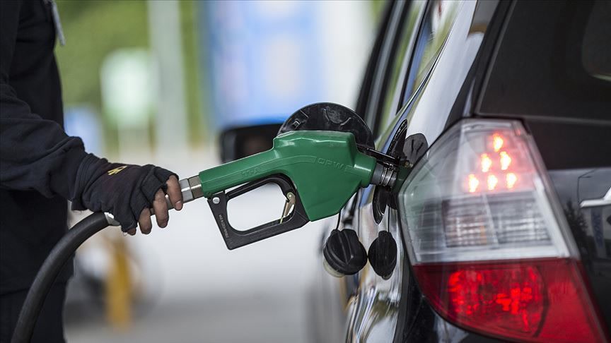Ankara'da motorine indirim geldi: Gece yarısı pompada kaç lira silindi, İstanbul'da litre kaça düştü?