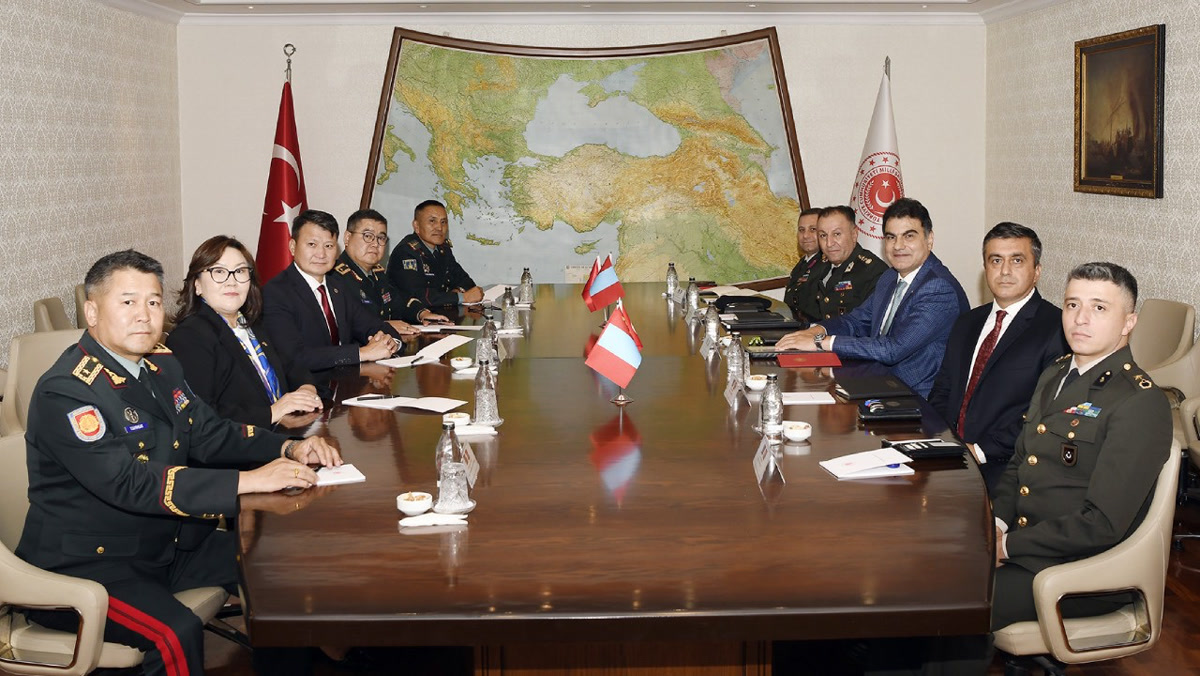 Ankara'da MSB heyeti bir günde iki kıtaya birden savunma mesajı gönderdi: masaya hangi başlık kondu