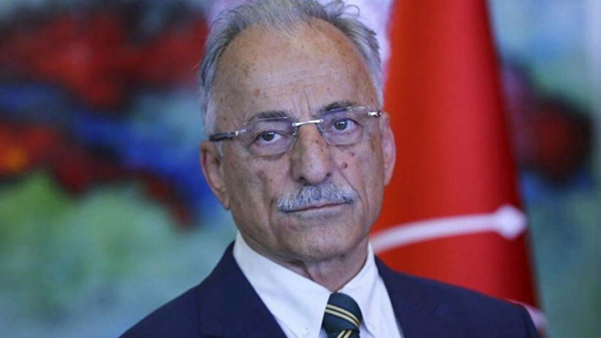 Ankara'da Murat Karayalçın CHP'den istifa edip YENİ Parti'ye üye oldu: Haziran'da bölünmeden endişe duyan eski