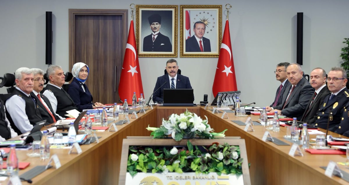 Ankara'da İçişleri Bakanı Mustafa Çiftçi dört birimi tek masaya topladı: motosikletli saldırganlara karşı plan