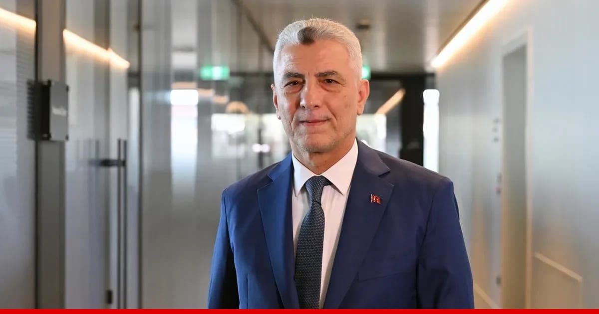 Ankara'da Ömer Bolat fon iddialarına 'koskoca bir yalan ve iftira' dedi, Özgür Özel ile Ümit Özlale'ye evrak s