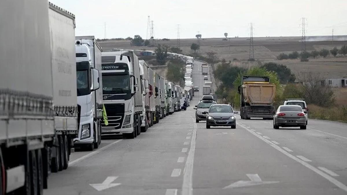 Ankara'da tır şoförlerinin Schengen bölgesi vize çilesine üç bakanlık el attı: sınırda ne oluyor?