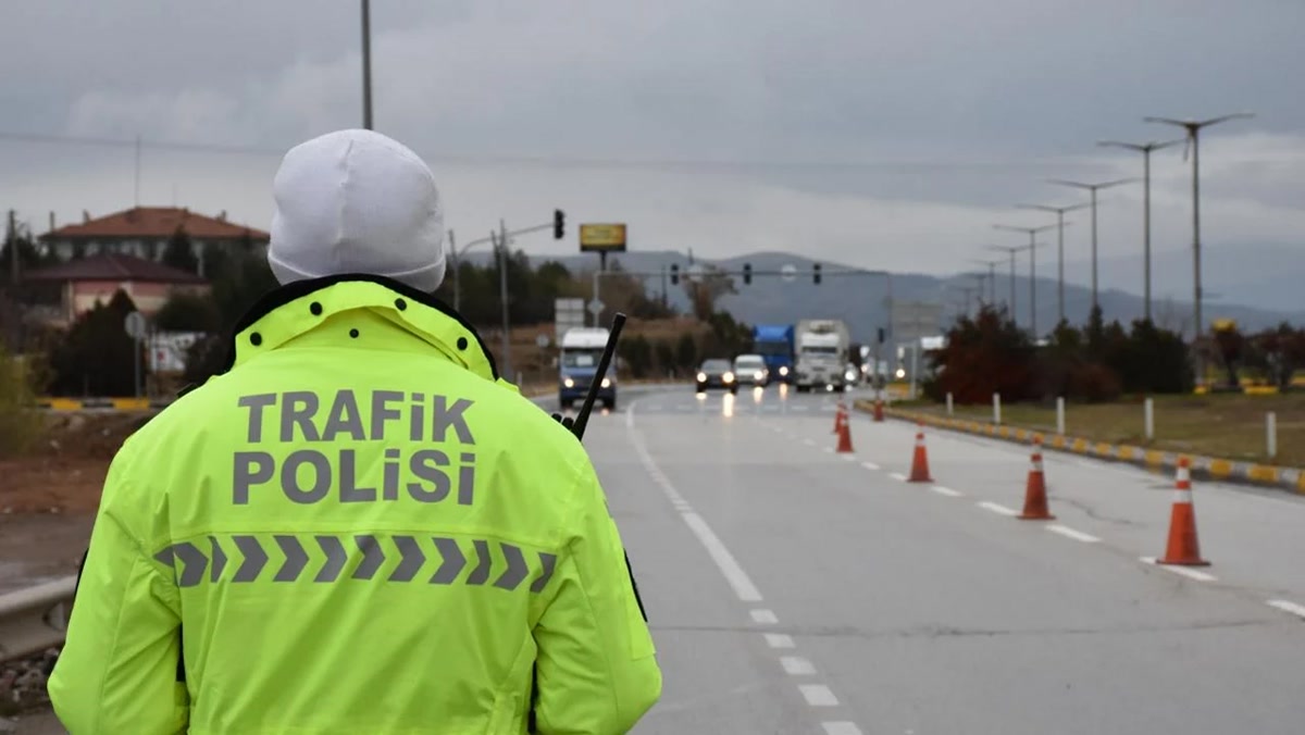 Ankara'da SGK yeni karar: Trafikte kesilen ceza tutanağı çalışanın prim gününe nasıl dönüşecek?