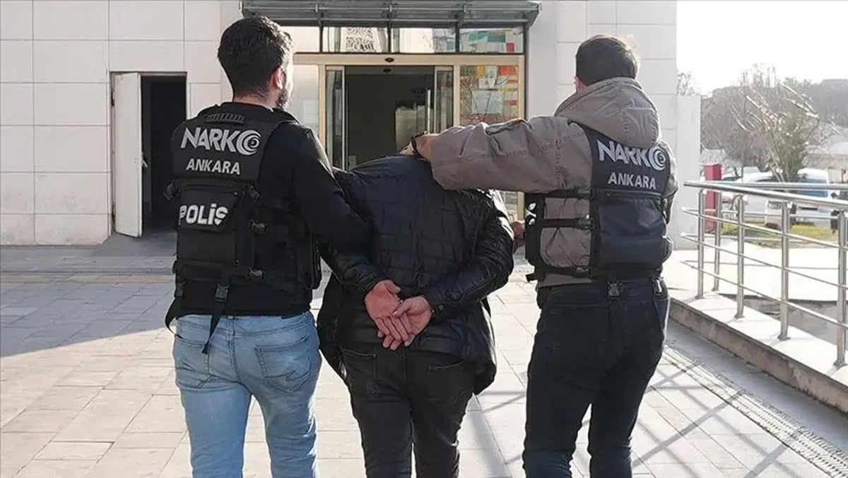 Ankara uyuşturucu operasyonunda 42 şüpheliden kaçı yakayı ele verdi?