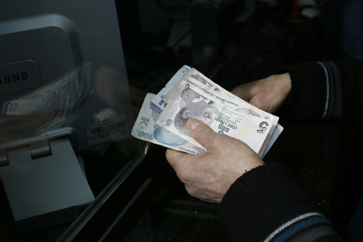 Ankara'da vatandaşlık maaşı taslağı ortaya çıktı: 2,5 milyon haneye açılan kapının bir şartı var, o şart ne?