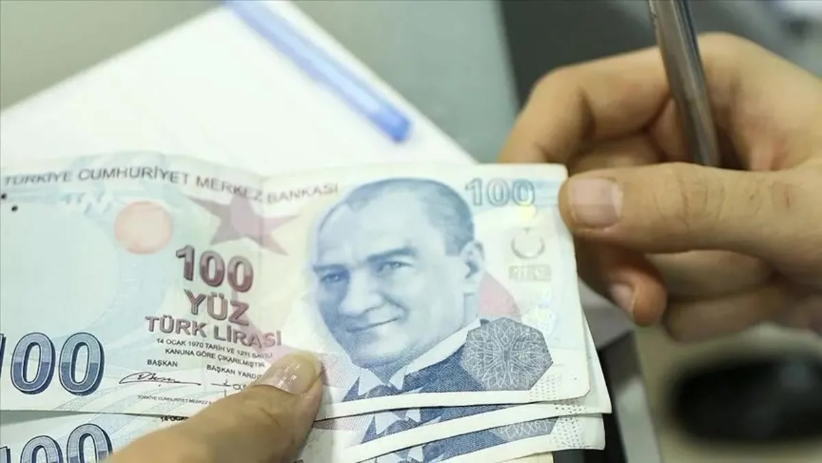 Ankara'da VGM burs başvurusu başladı: üniversitelilere aylık 4 bin lira için son gün ne zaman?