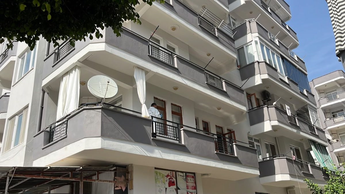 Antalya Alanya'da kız kardeşiyle tartışan 51 yaşındaki adam balkonda ne yaptı?