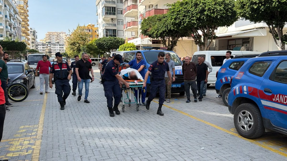 Antalya Alanya'da kız kardeşiyle tartışan 51 yaşındaki adam balkonda ne yaptı?
