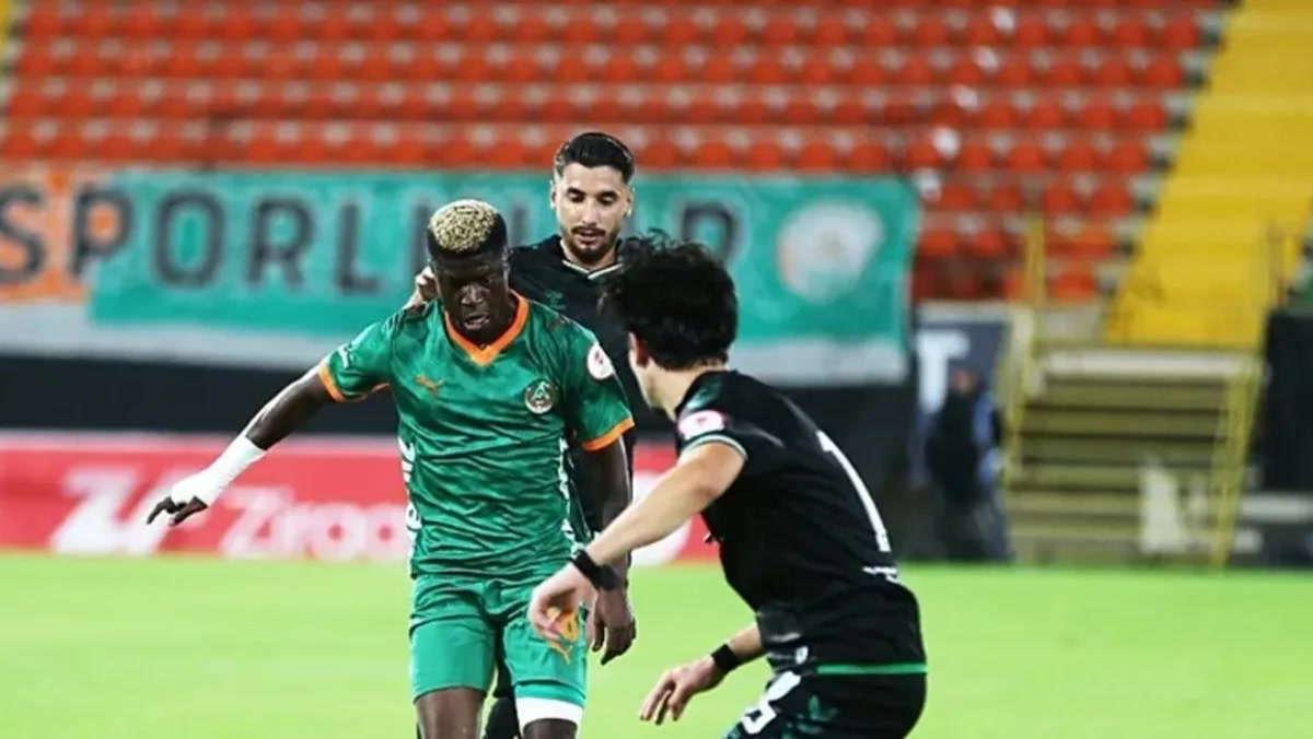 Antalya'da Alanyaspor - 12 Bingölspor maçında ilk gol 1. dakikada geldi: Ziraat Türkiye Kupası'nda tur kaç gol
