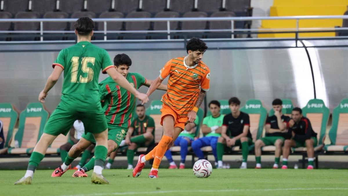 Antalya'da Alanyaspor, Amedspor'a 4 gol attı; hazırlık maçında hat-trick yapan isim kim?