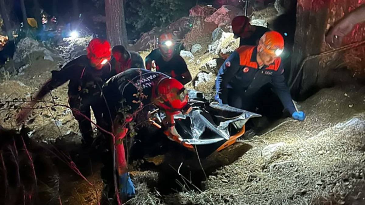 Antalya'da kaza: Hafif ticari araç 50 metrelik uçuruma yuvarlandı içindekilere ne oldu?