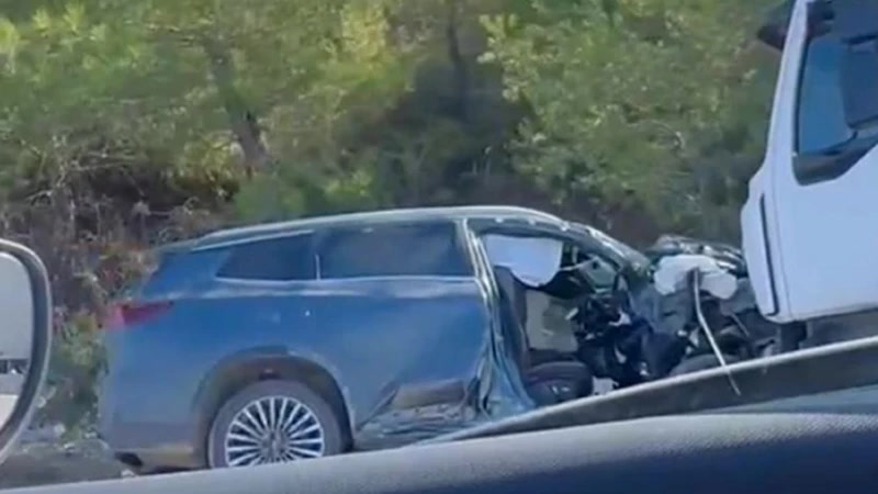 Antalya Kumluca'da kamyon ile cip kafa kafaya çarpıştı: cipteki turist grubundan kurtulamayan kimdi?