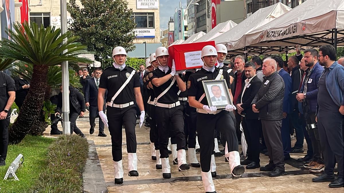Antalya'da Muratpaşa kaymakamlığı yapan İhsan Kara'nın 39 yıllık meslek hayatı hangi ilçelerden geçti?