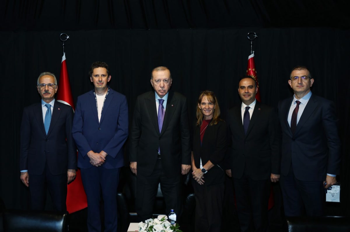 Antalya'da SpaceX'in iki üst düzey yöneticisi Recep Tayyip Erdoğan'la görüştü: heyette Haluk Bayraktar da vard