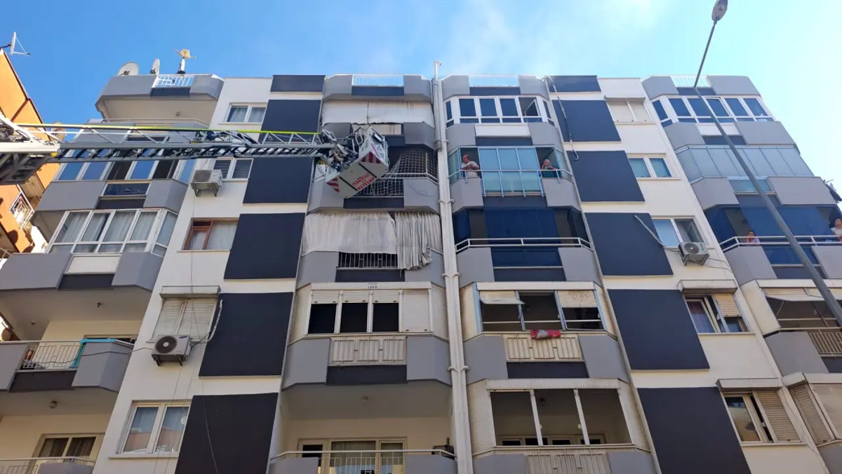 Antalya yangın: Muratpaşa'da 6 katlı apartmanın 5. katından alevler yükseldi, eve dönen kişiyi ne bekliyordu