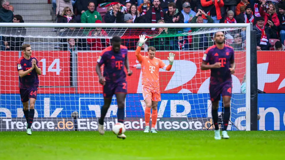 Augsburg'da Bayern Münih'i 8 saniyede Neuer'in hatası yaktı, 4 golü ofsayttan döndü: Bundesliga'da maç öyle bi