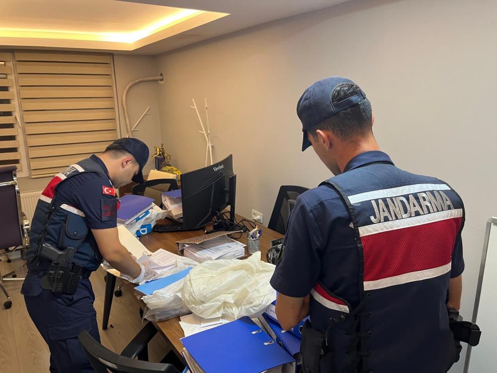 Operasyon kapsamında yapılan aramada dosya ve belgelere el konuldu (Sabah) — gövde