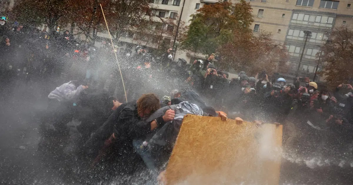 Barselona'da Avrupa protesto gecesi: sokağa dökülenlere polis müdahale etti, kaç kişi gözaltına alındı?