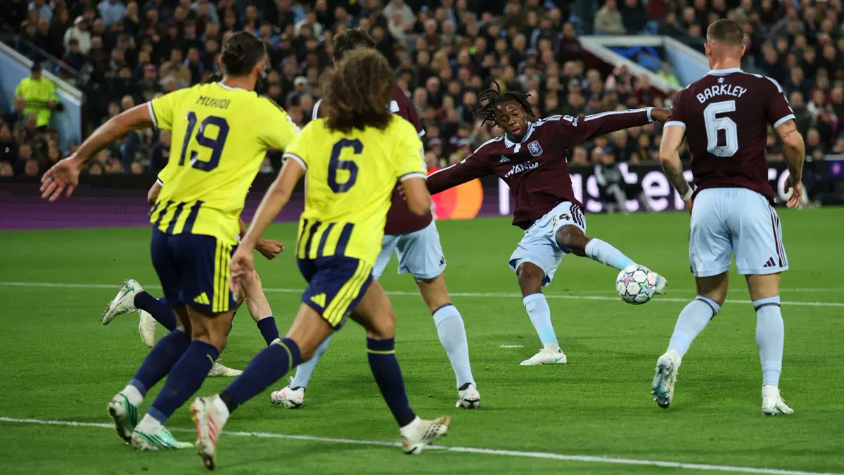 Birmingham'da Aston Villa - Fenerbahçe maçında 90. dakikada Tammy Abraham da gol atınca 34 yıl sonra öyle bir