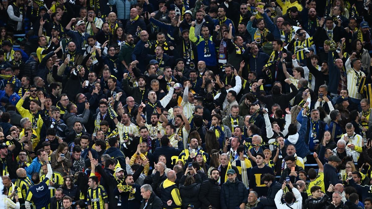 Birmingham'da Aston Villa - Fenerbahçe maçında 90. dakikada Tammy Abraham da gol atınca 34 yıl sonra öyle bir