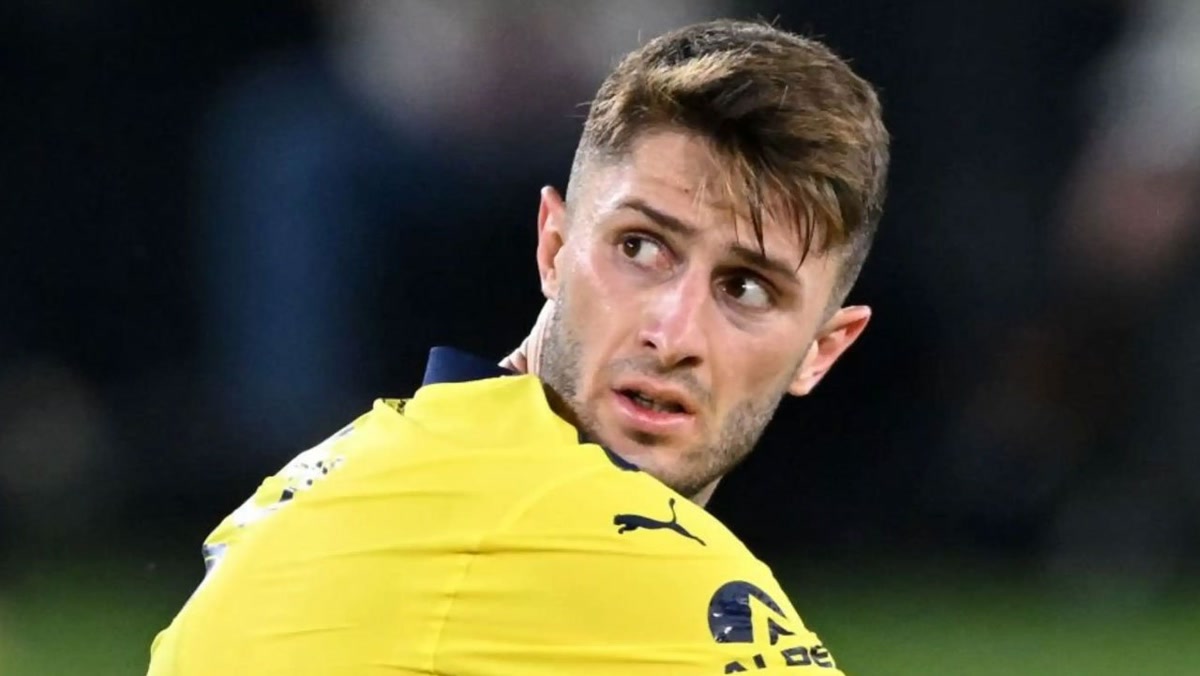 Birmingham'da Fenerbahçe tribününden 'İsmail Kartal istifa' sesleri yükseldi, Kartal mikrofona çıkınca camiaya