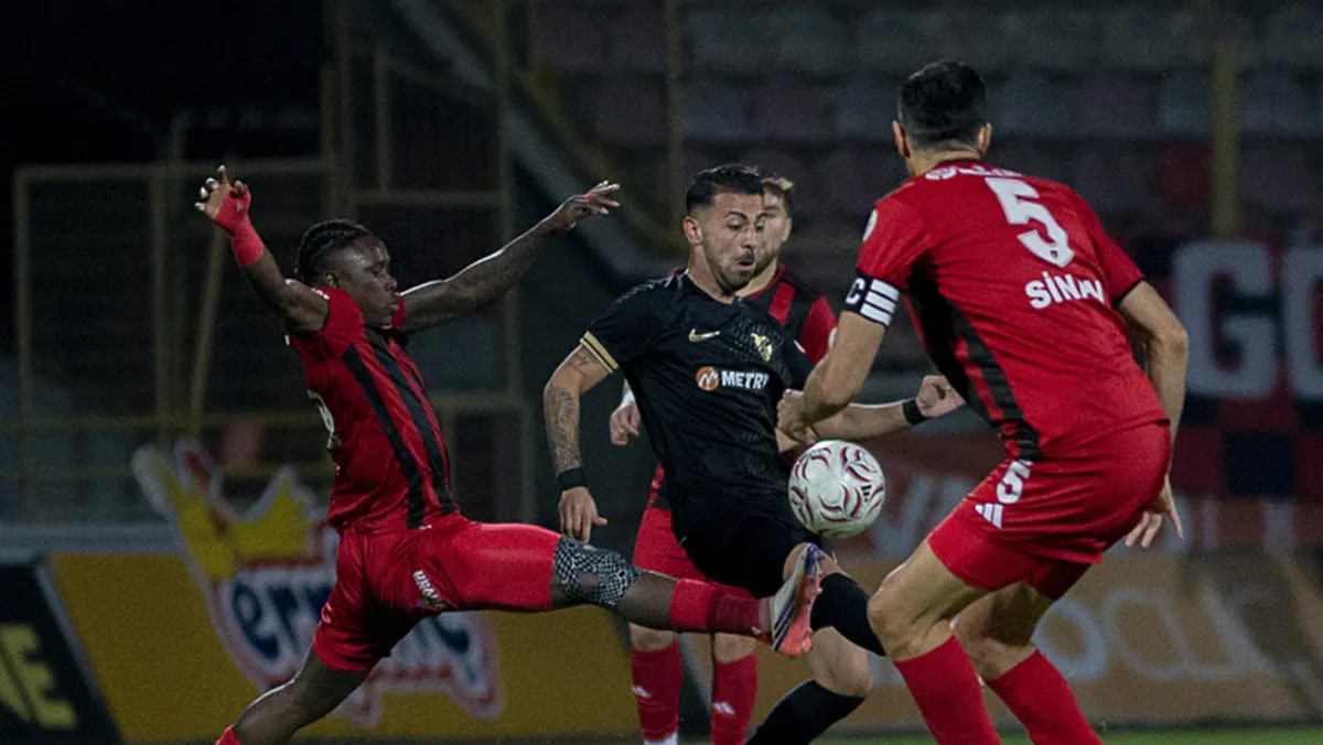 Bolu'da Boluspor - Vanspor FK maçında ikinci yarı bambaşka başladı: Vanspor 58'de penaltıyla ne yaptı?