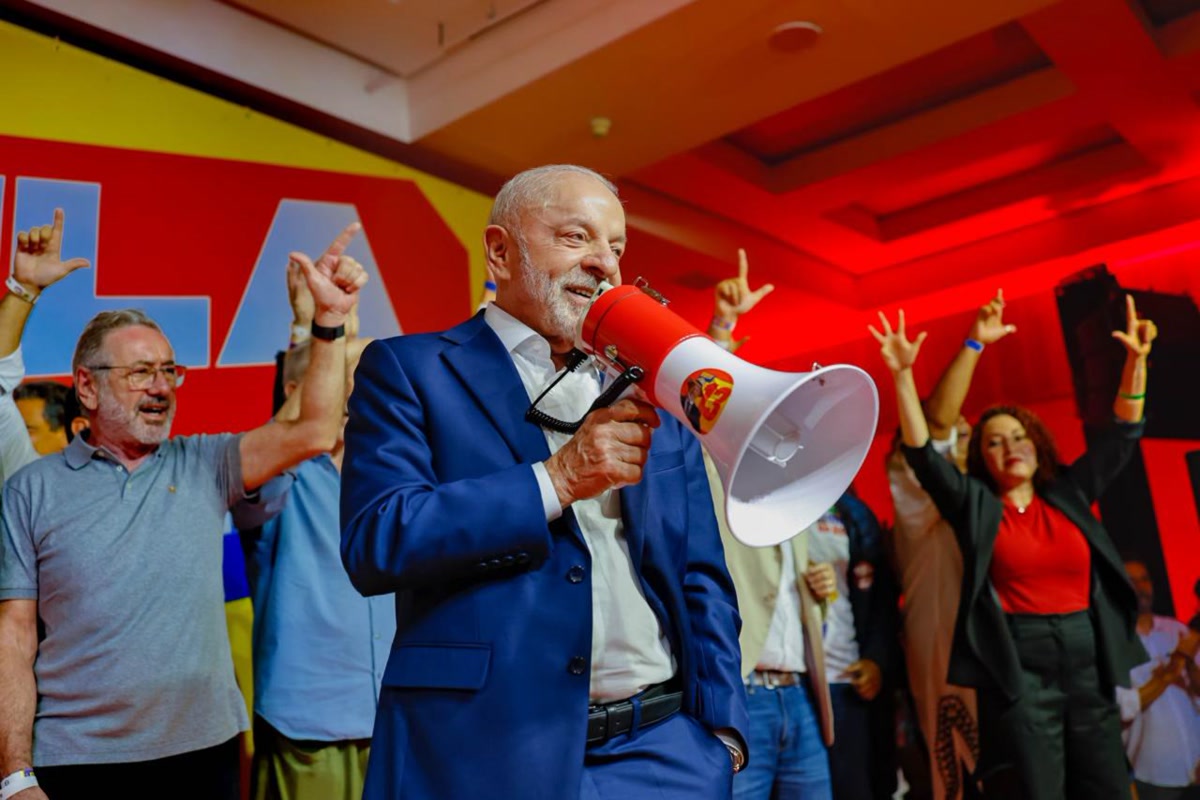 Brezilya'da sandık Flávio Bolsonaro ile Lula'yı öyle bir noktaya getirdi ki 25 Ekim'e kadar kimse rahat uyuyam