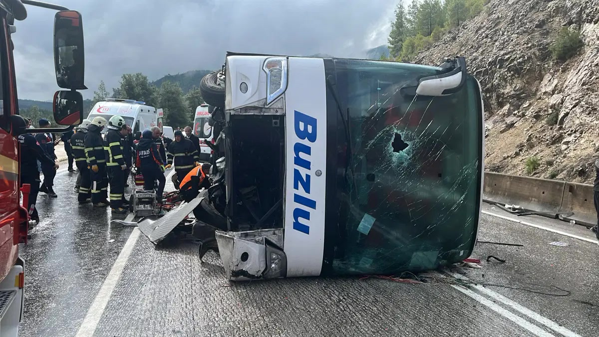 Burdur'da Antalya son dakika: Isparta-Antalya yolunda devrilen otobüste ölen kişi ne yapıyordu?