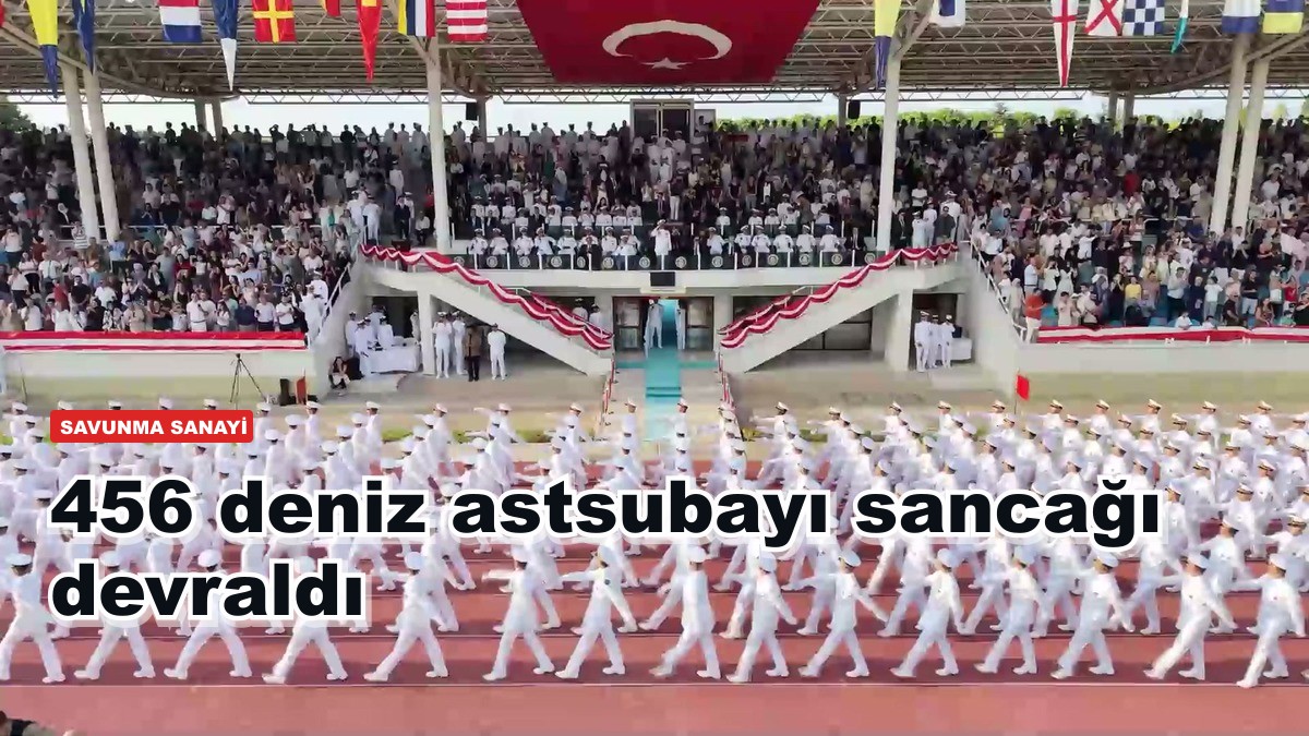 456 deniz astsubayı sancağı devraldı