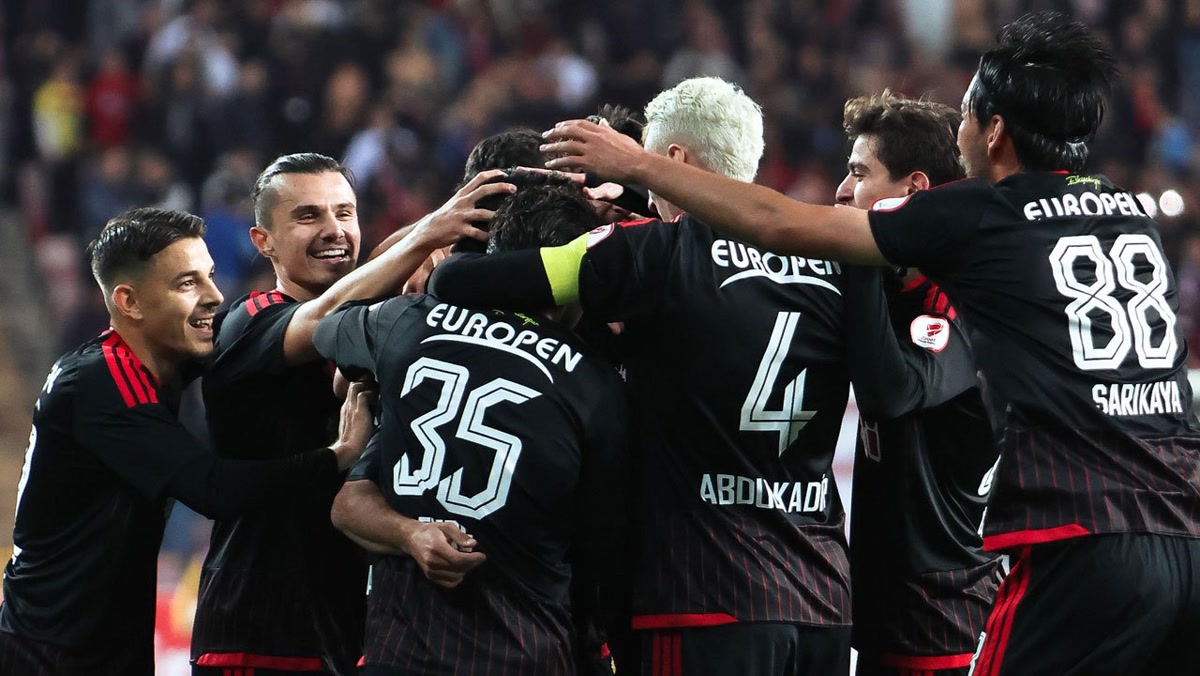 Eskişehir'de Eskişehirspor Akşehirspor'a 4 attı ama Türkiye Kupası'nı sallayan skor başka yerden geldi: Adana 