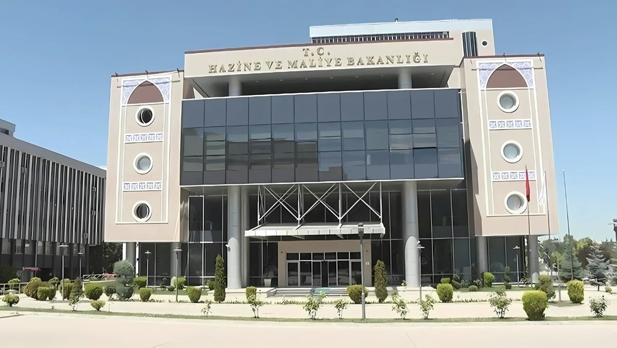 Hazine ve Maliye Bakanlığı tabelası