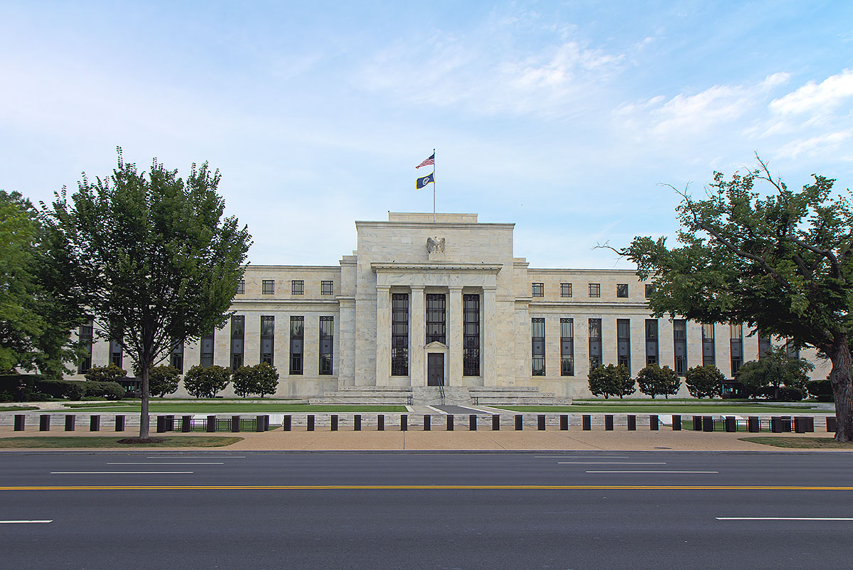 Fed binası başka bir açıdan, Washington DC — GÖVDE alternatifi, Wikimedia Commons (doğrulama anında rate-limit nedeniyle