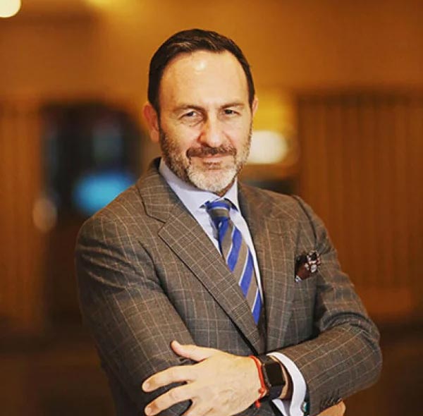 Prof. Dr. Emre Alkin portre