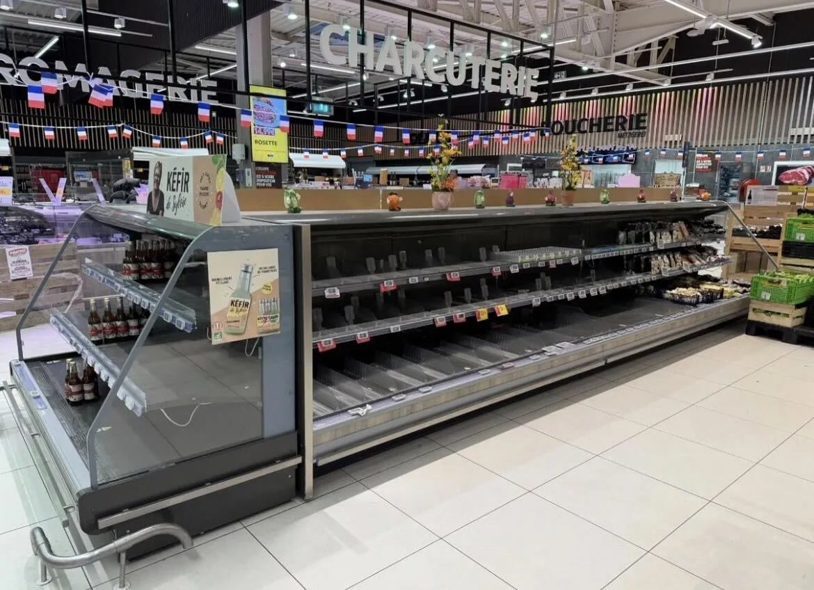 Fransa'da yüzlerce marketin soğutucuları gece boyunca fırına döndü: siber saldırının anahtarı kimin elinde?
