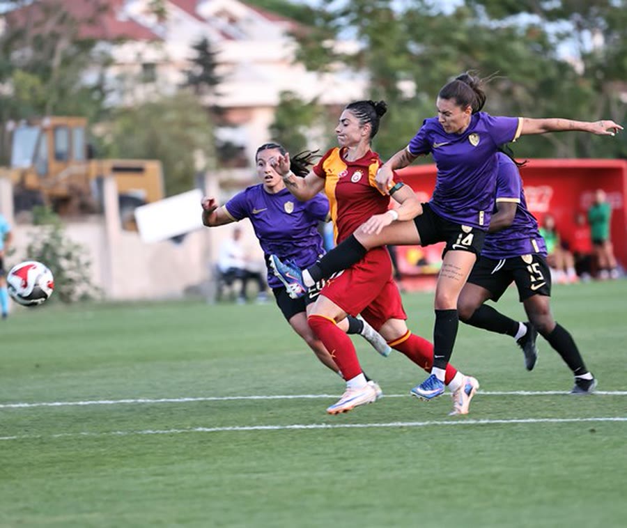 Galatasaray - Amedspor maçından bir pozisyon