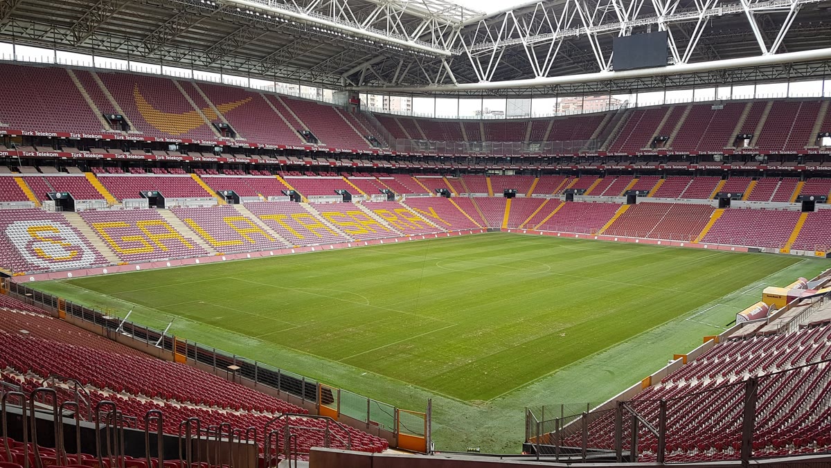 Galatasaray stadyumu kuzey-batı köşesi