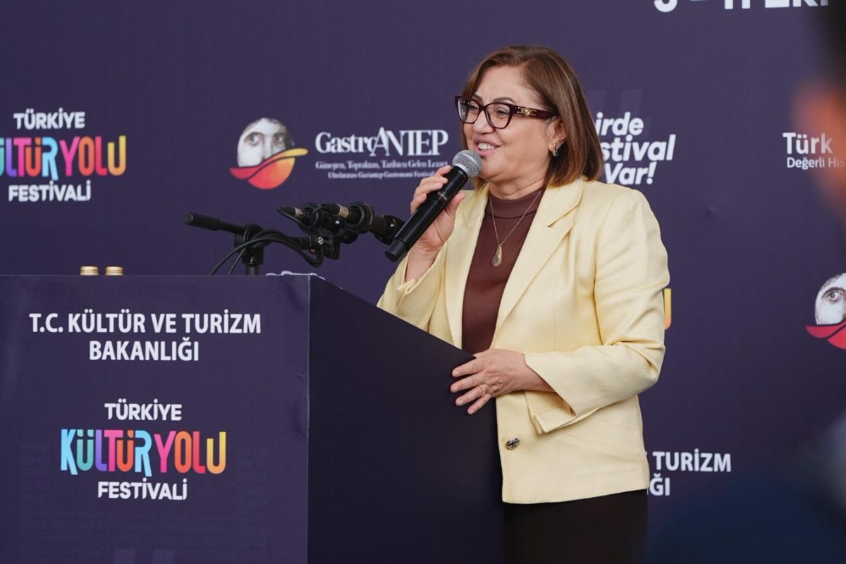 Gaziantep'te GastroAntep Kültür Yolu Festivali başladı: 14 mekandaki 246 etkinlikte Murat Boz'dan MasterChef j