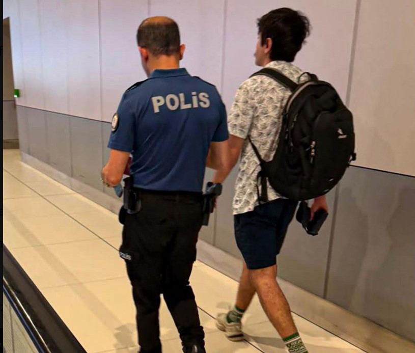 Dinimize küfreden İ. Deniz Göktaş kaçtığı yerden döndü: Alanda gözaltına alındı