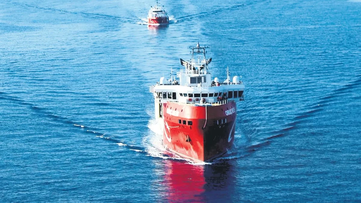 Girne'de Oruç Reis KKTC'nin doğal gaz hattı için sahaya çıktı, Başbakan Ünal Üstel hastane açılışında Güney Kı